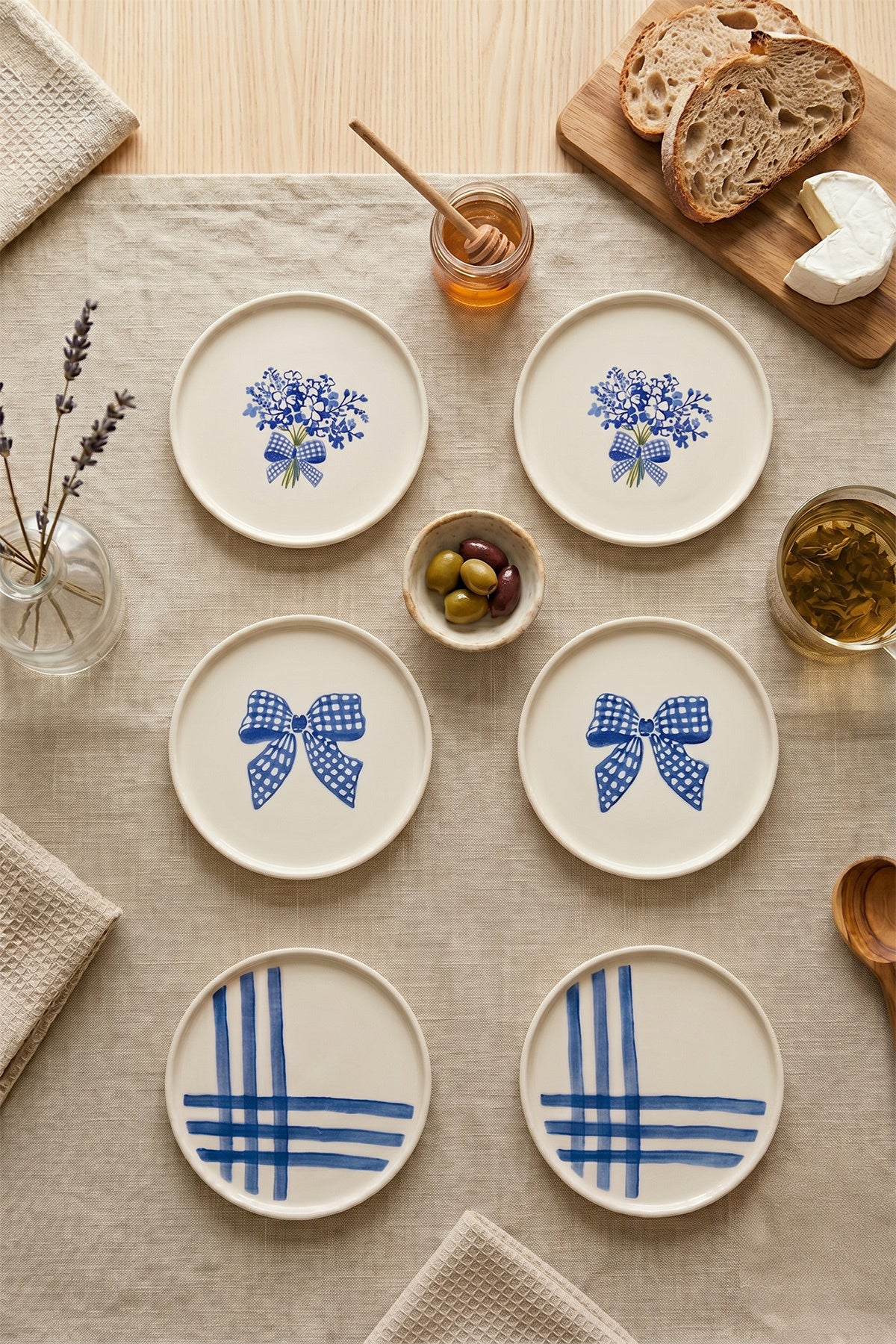 Azure Bloom 6’lı Handmade Seramik Pasta Tabağı 20 cm Mavi Desenli 6 Kişilik Tatlı Sunum Servis Tabak Seti - Görsel 3